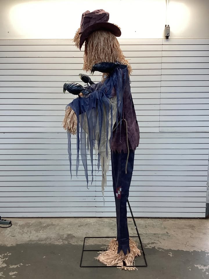 Member's Mark 8' Pre-Lit Animated Scarecrow