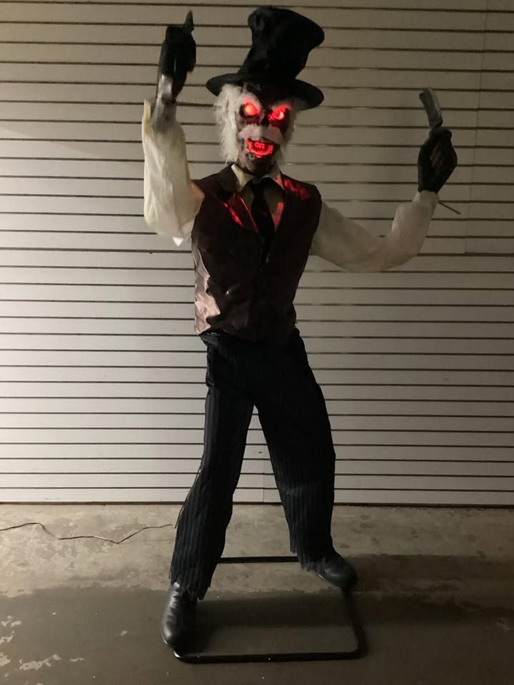 7ft Animated Zombie Barber