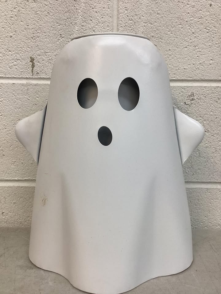 Hyde And Eek Metal Ghost Planter