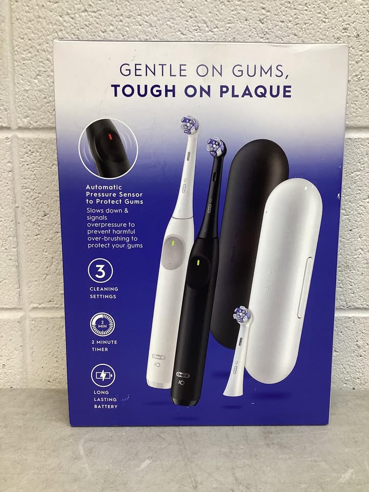 Oral-B iO Series 2 Electric Toothbrush, Pure White & Night Black, 2pk., 3 Brush Heads