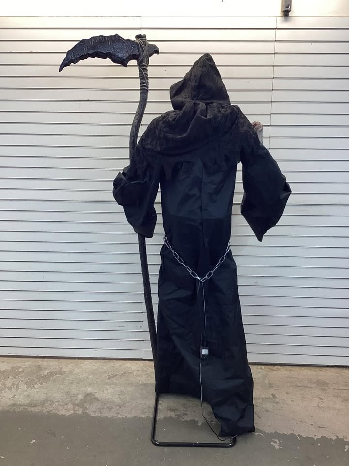 7.5 FT Grave & Bones Animated LED Fiery Reaper
