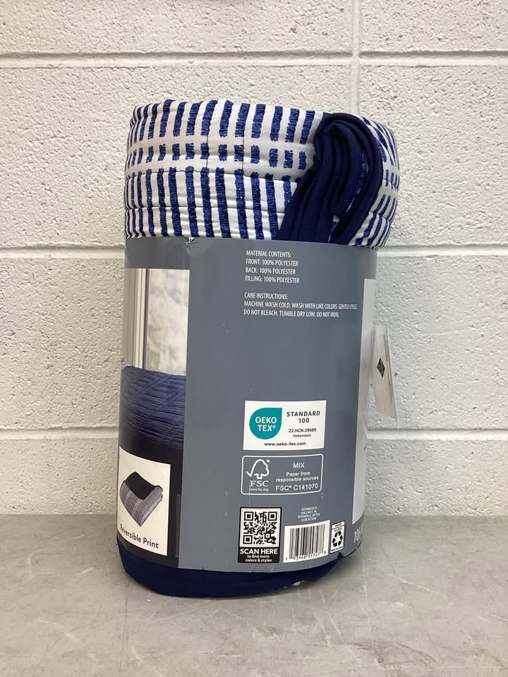 Member's Mark Oversized Down Alternative Reversible Blanket, fits Queen and King beds