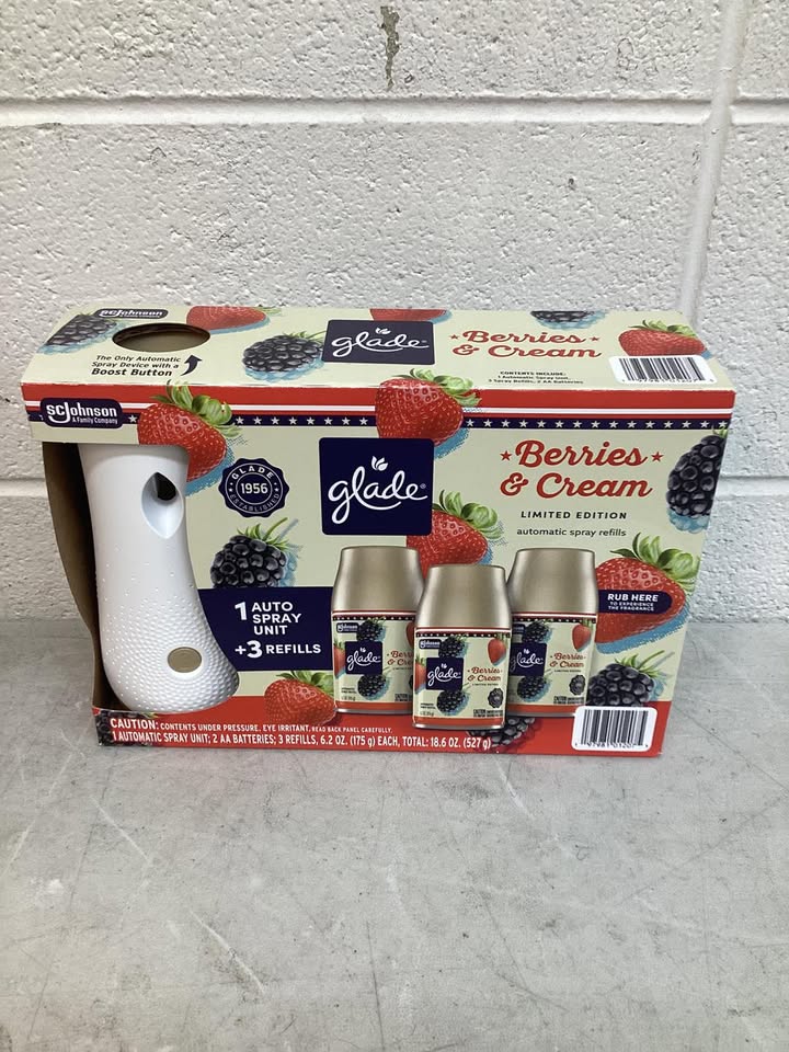 Glade Automatic Spray Air Freshener Americana Collection, Berries & Cream, 1 Holder + 3 Refills
