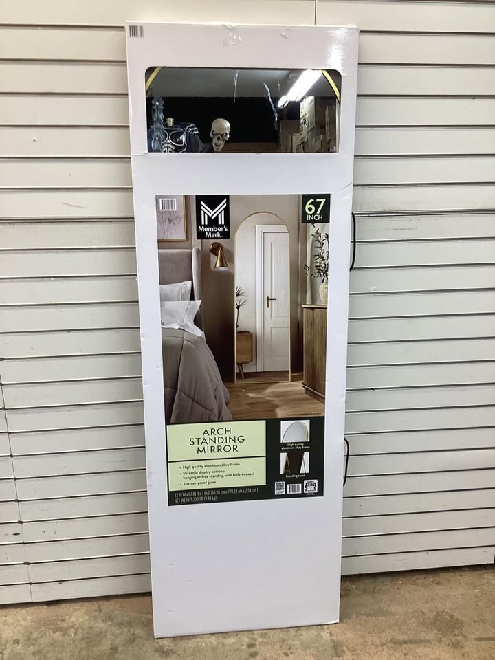 Member's Mark 22" x 67" Metal Arch Floor Easel Mirror