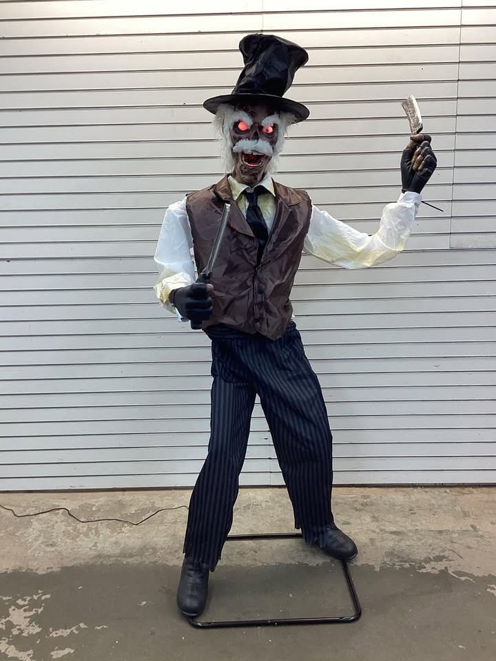 7ft Animated Zombie Barber