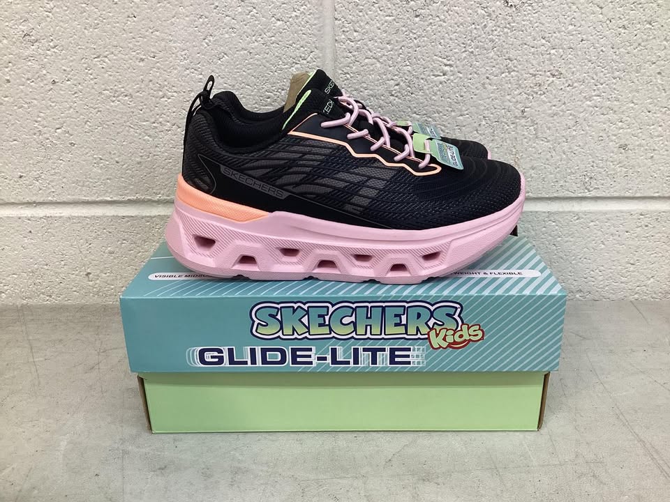 Skechers Girls Glide-Lite Sneaker, Size 13K