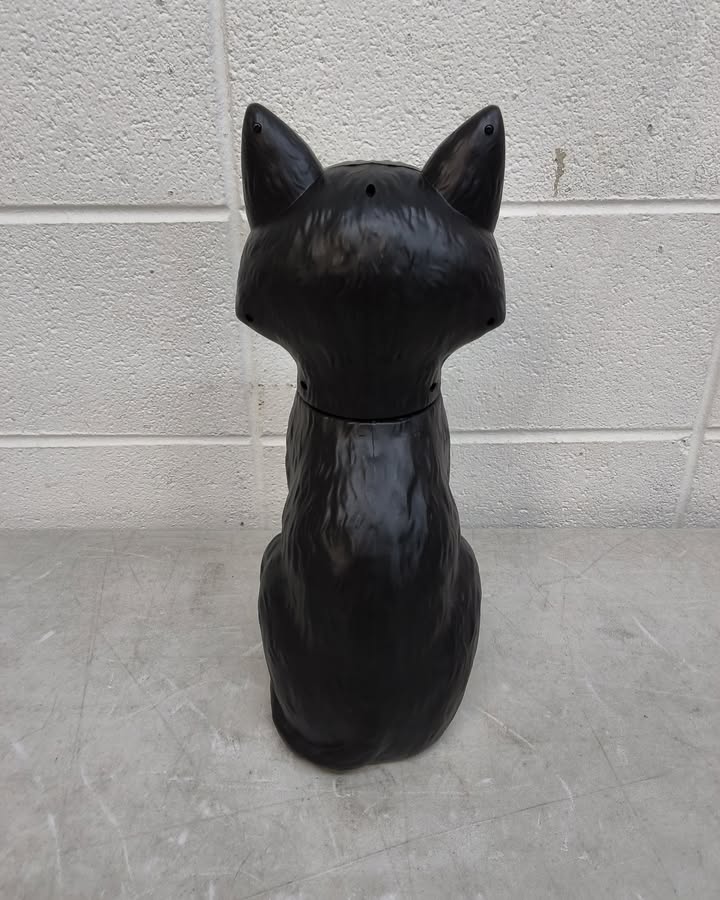 15.5" Spooky Turning Head Cat Decorative Prop - Hyde and EEK! Boutique
