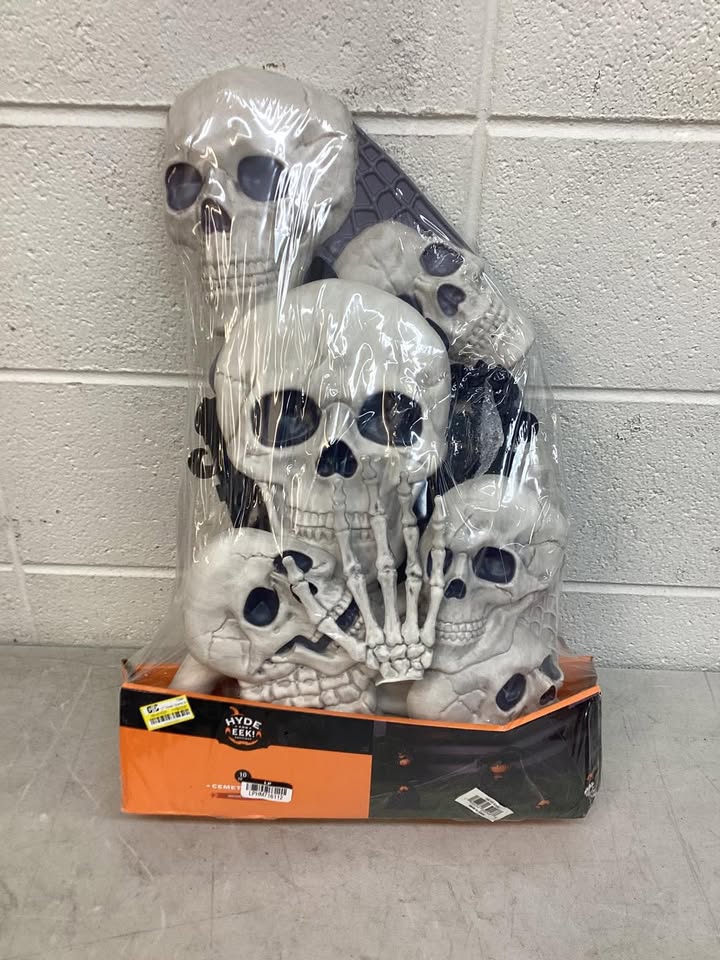 22" Bones Scene Setter Halloween Decorative Prop Kit - Hyde and EEK! Boutique