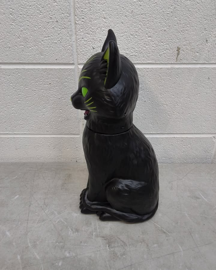 15.5" Spooky Turning Head Cat Decorative Prop - Hyde and EEK! Boutique