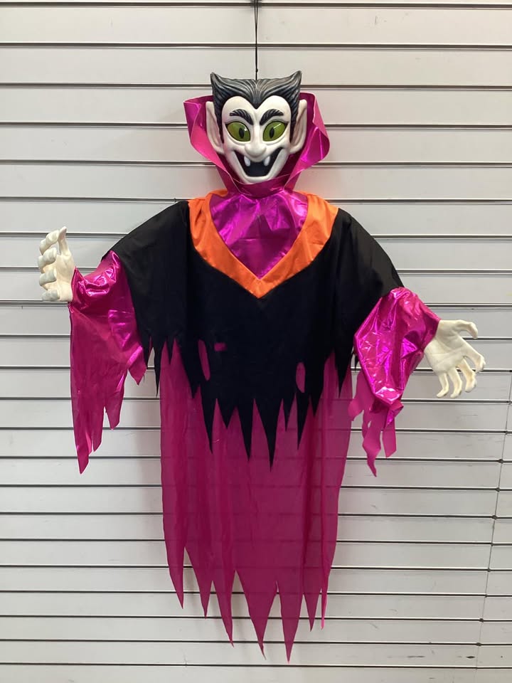 Hyde & EEK! Boutique Hanging Vampire