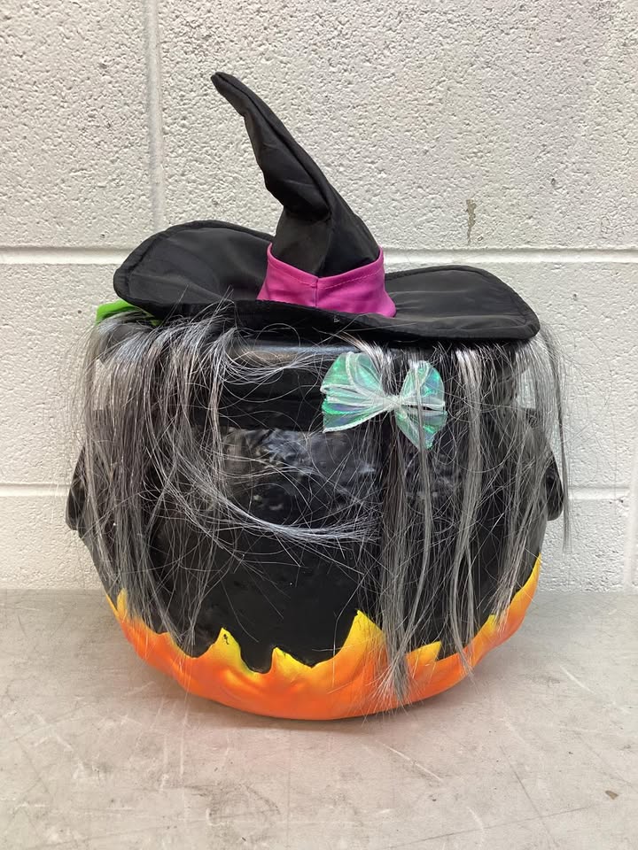 Animated Spooky Witch Coming Out of Cauldron animatronic novelty piece from the Hyde & EEK! Boutique line