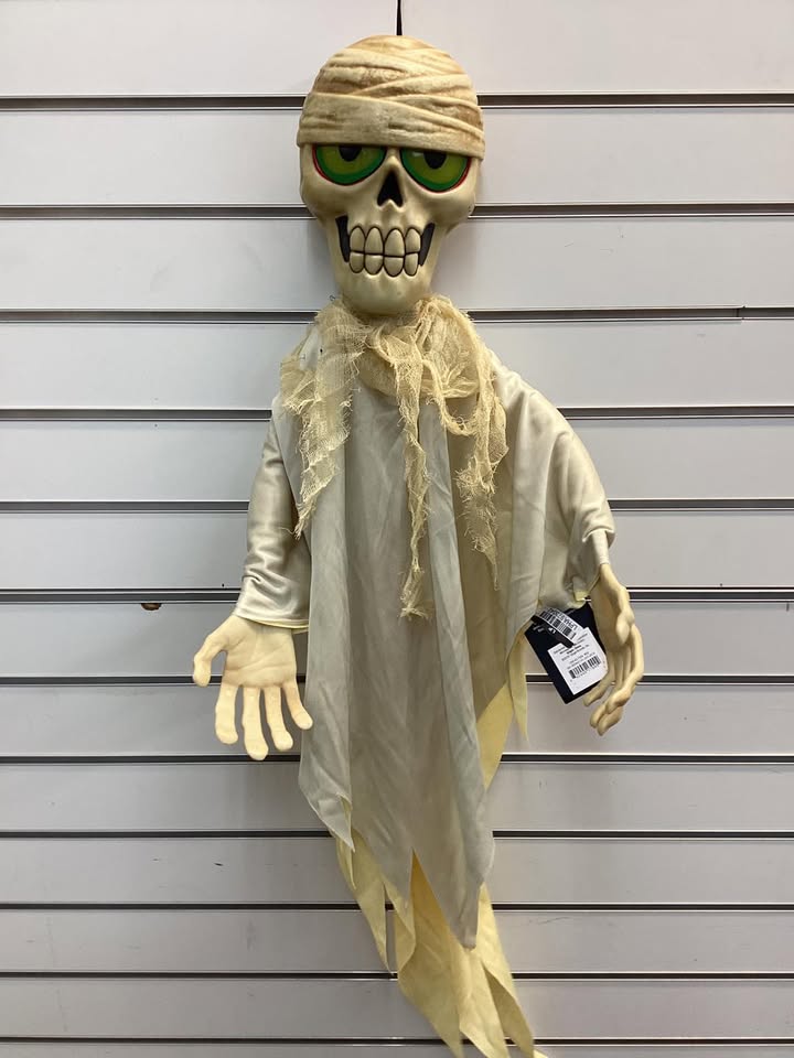 Light -up hanging mummy skull ghost