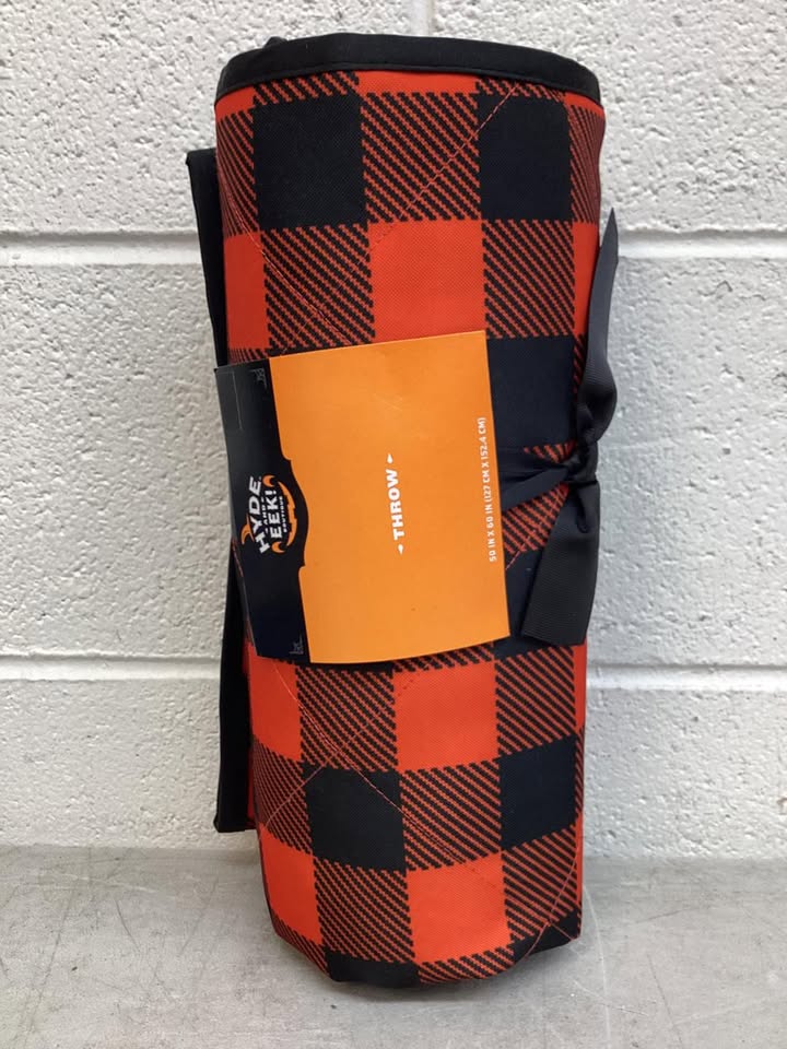 Hyde & EEK! Boutique Halloween Throw Blanket