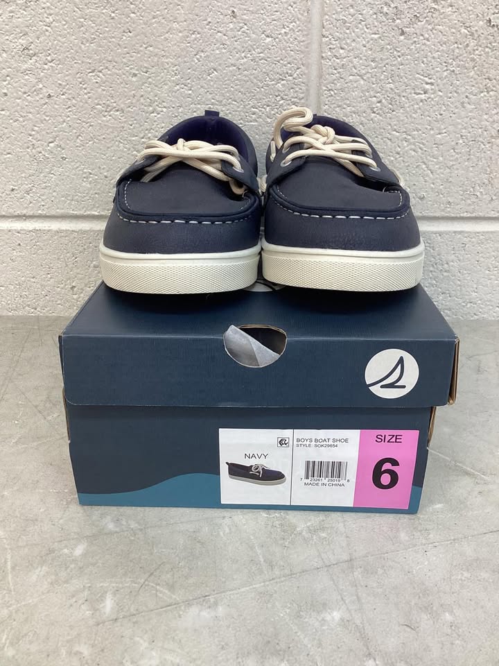 Sperry Boys Boat Shoe, Size 6 Navy Blue