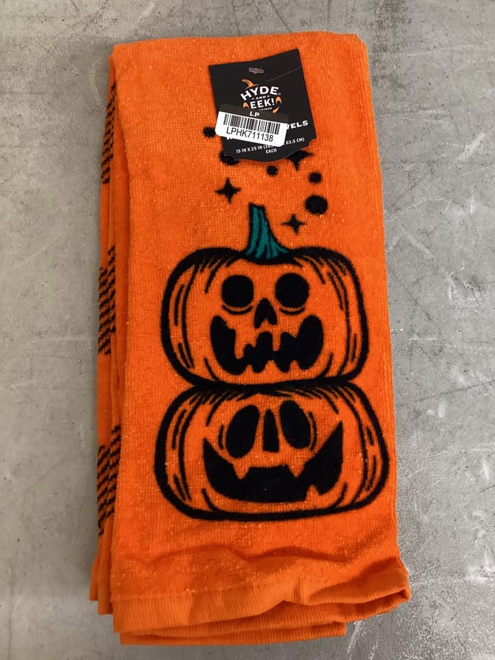 Hyde & EEK! Boutique 2-Pack Halloween Hand/Kitchen Towel Set