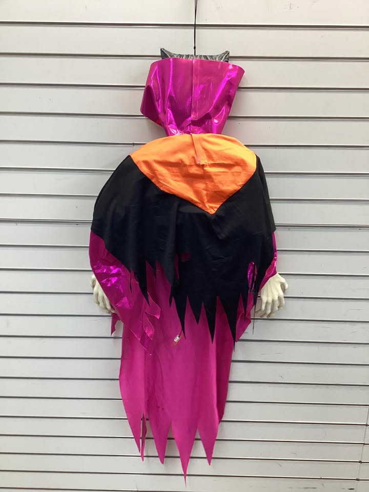 Hyde & EEK! Boutique Hanging Vampire