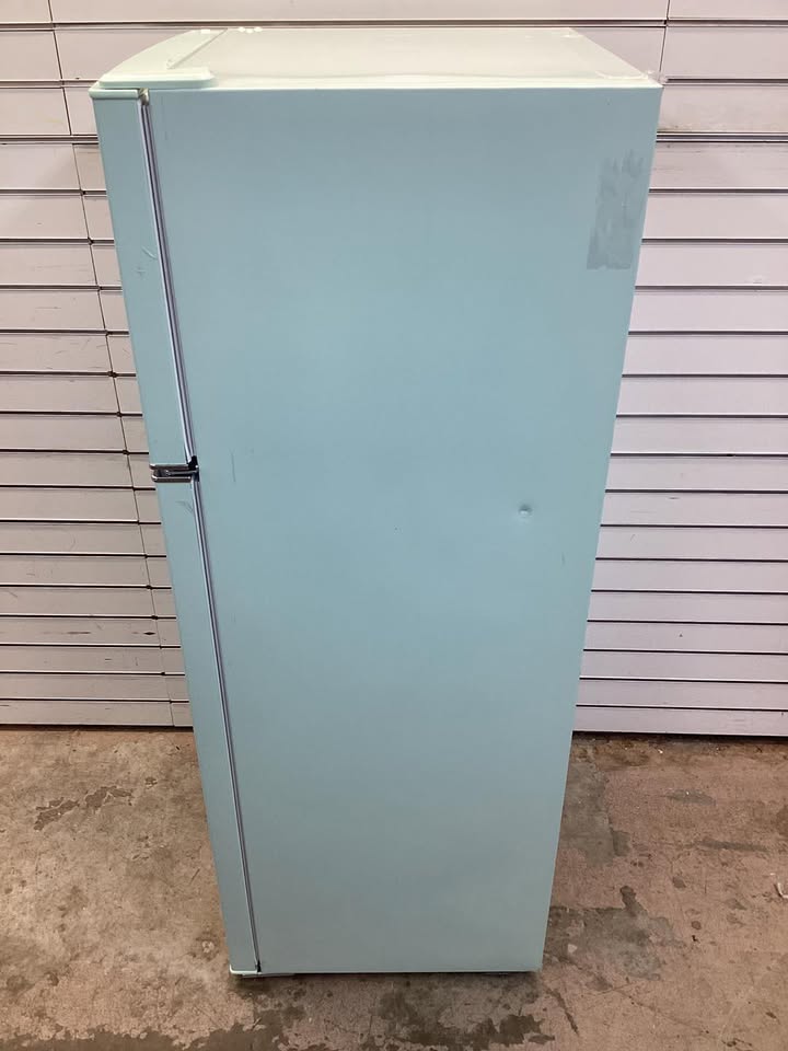 Frigidaire 7.5 cu. ft. Retro Mini Fridge with Top Freezer in Mint Green