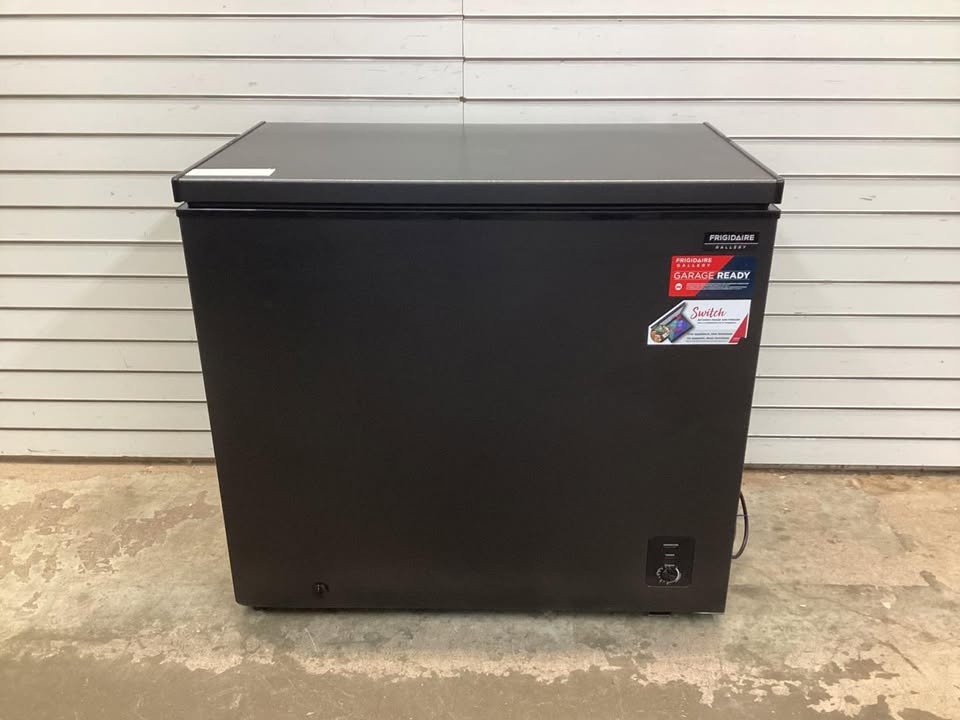 Frigidaire Gallery Garage Ready 7 cu. ft. Convertible Chest Freezer