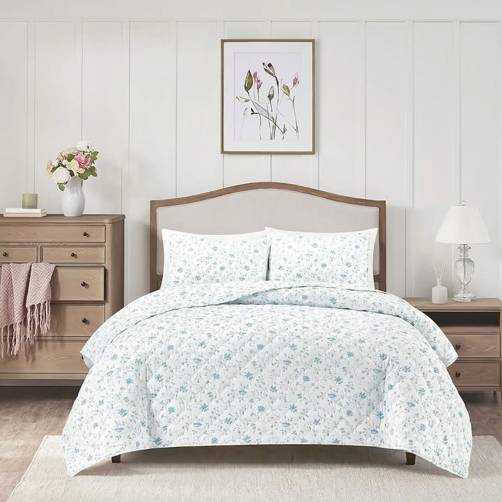 Laura Ashley 3-Piece Reversible Soft Quilt Set, Size King