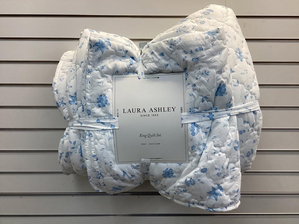 Laura Ashley 3-Piece Reversible Soft Quilt Set, Size King