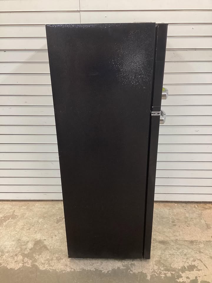 Frigidaire 7.5 cu. ft. Retro Mini Fridge in Black with Top Freezer