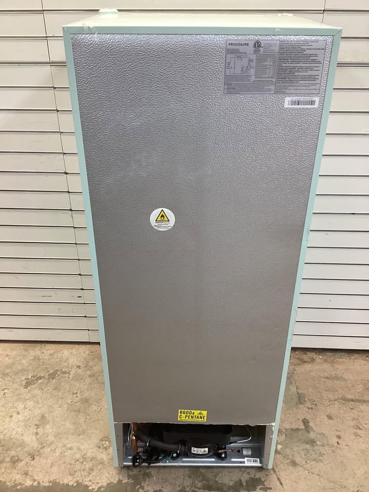 Frigidaire 7.5 cu. ft. Retro Mini Fridge with Top Freezer in Mint Green