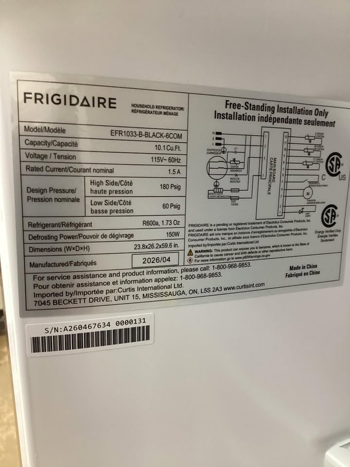Frigidaire 10 cu. ft. Retro Top Freezer Refrigerator in Black