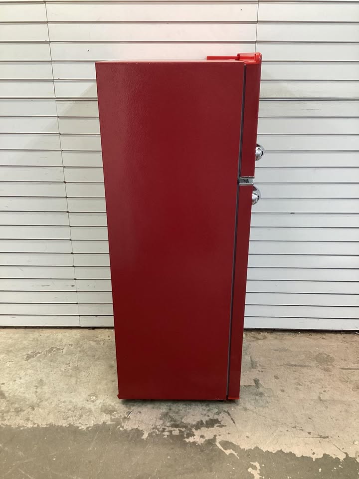 Frigidaire 7.2 cu. ft. Retro Top Freezer Refrigerator in Red with Chrome Handle and Trim