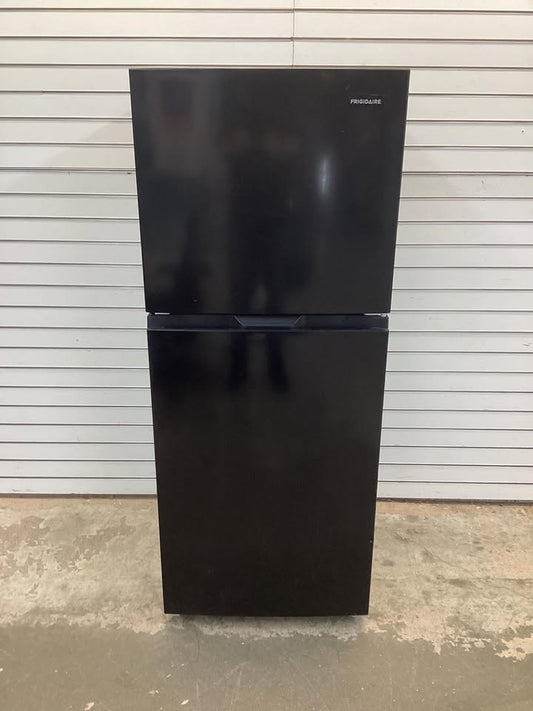 Frigidaire 10 cu. ft. Retro Top Freezer Refrigerator in Black