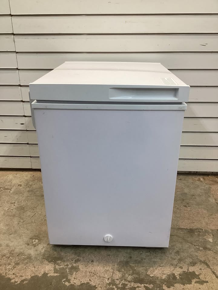 Frigidaire 2.1 cu. ft. Manual Defrost Convertible Chest Freezer, Garage Ready in White