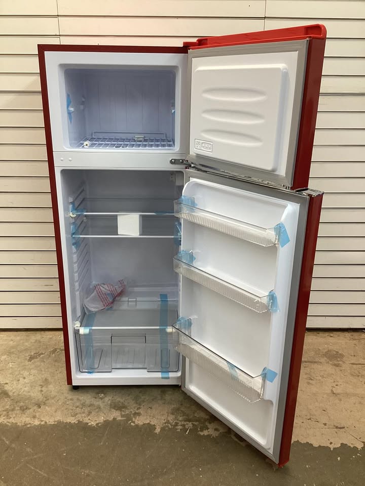 Frigidaire 7.2 cu. ft. Retro Top Freezer Refrigerator in Red with Chrome Handle and Trim