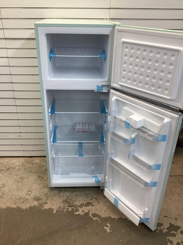 Frigidaire 7.5 cu. ft. Retro Mini Fridge with Top Freezer in Mint Green