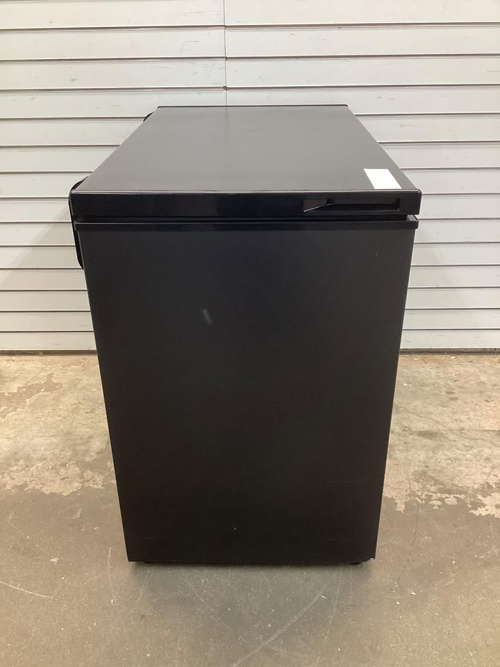 Frigidaire Gallery Garage Ready 7 cu. ft. Convertible Chest Freezer