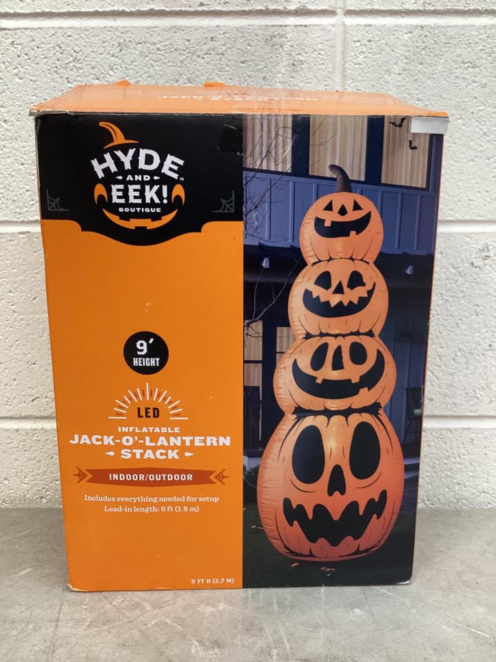 Hyde and EEK! Boutique 9-foot LED Inflatable Jack-O'-Lantern Stack