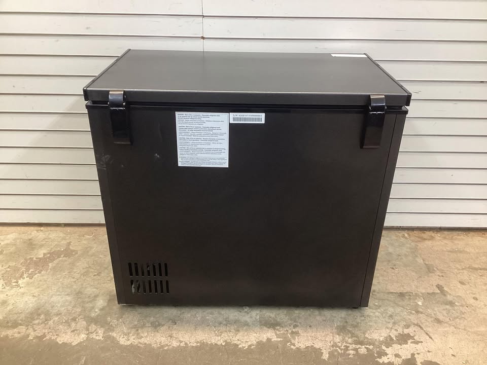 Frigidaire Gallery Garage Ready 7 cu. ft. Convertible Chest Freezer