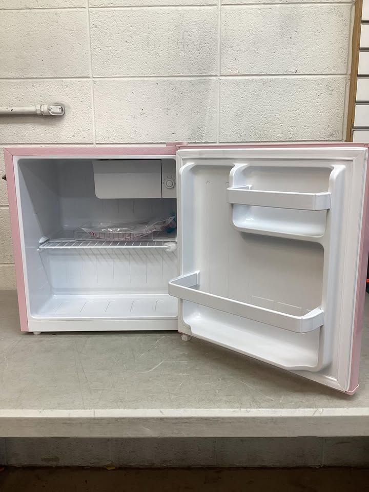 Frigidaire 1.6 cu ft Compact Retro Fridge with Freezer, Built-in Bottle Opener Pink