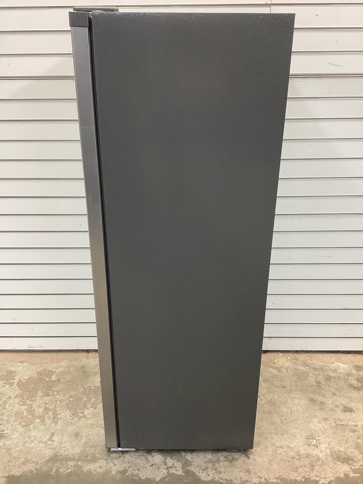 Frigidaire Gallery 21.26 in. wide 6.5 cu. ft. Upright Freezer, Platinum Silver