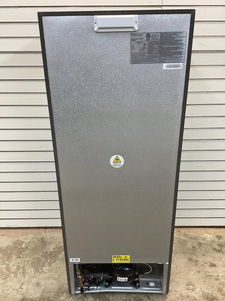 Frigidaire Gallery 21.26 in. wide 6.5 cu. ft. Upright Freezer, Platinum Silver