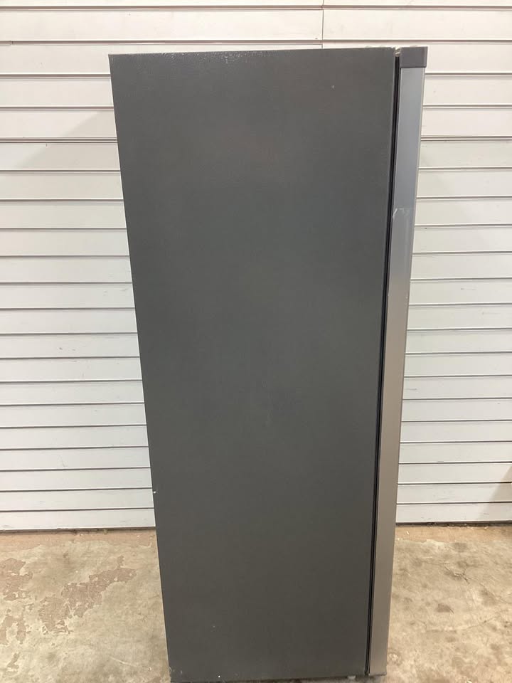 Frigidaire Gallery 21.26 in. wide 6.5 cu. ft. Upright Freezer, Platinum Silver