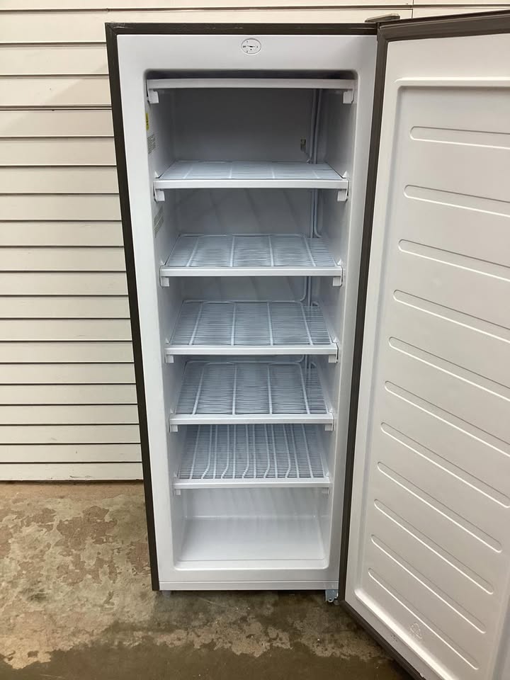 Frigidaire Gallery 21.26 in. wide 6.5 cu. ft. Upright Freezer, Platinum Silver
