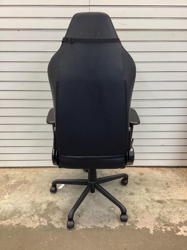 Razer Iskur V2 X NewGen EPU Leather Ergonomic Gaming Chair + Head Cushion