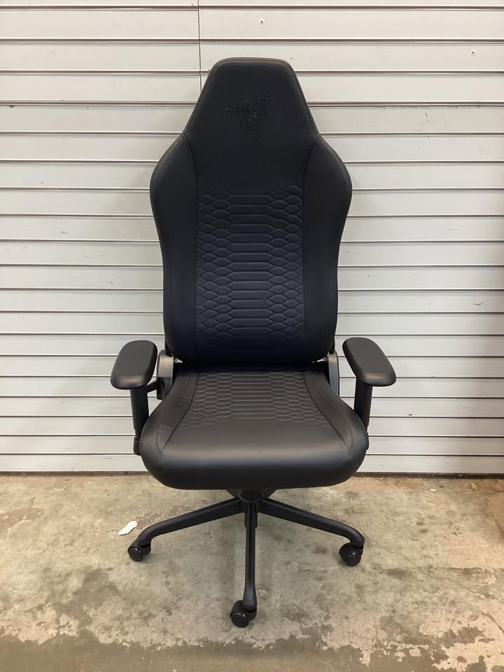Razer Iskur V2 X NewGen EPU Leather Ergonomic Gaming Chair + Head Cushion