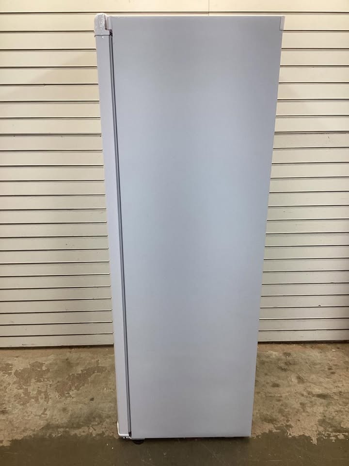 Hamilton Beach 11 Cu Ft Upright Freezer in White