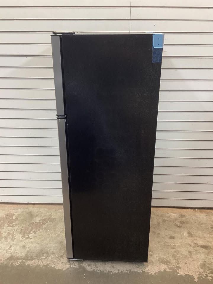 Frigidaire 7.5 cu. ft. Mini Refrigerator in Platinum with Top Freezer