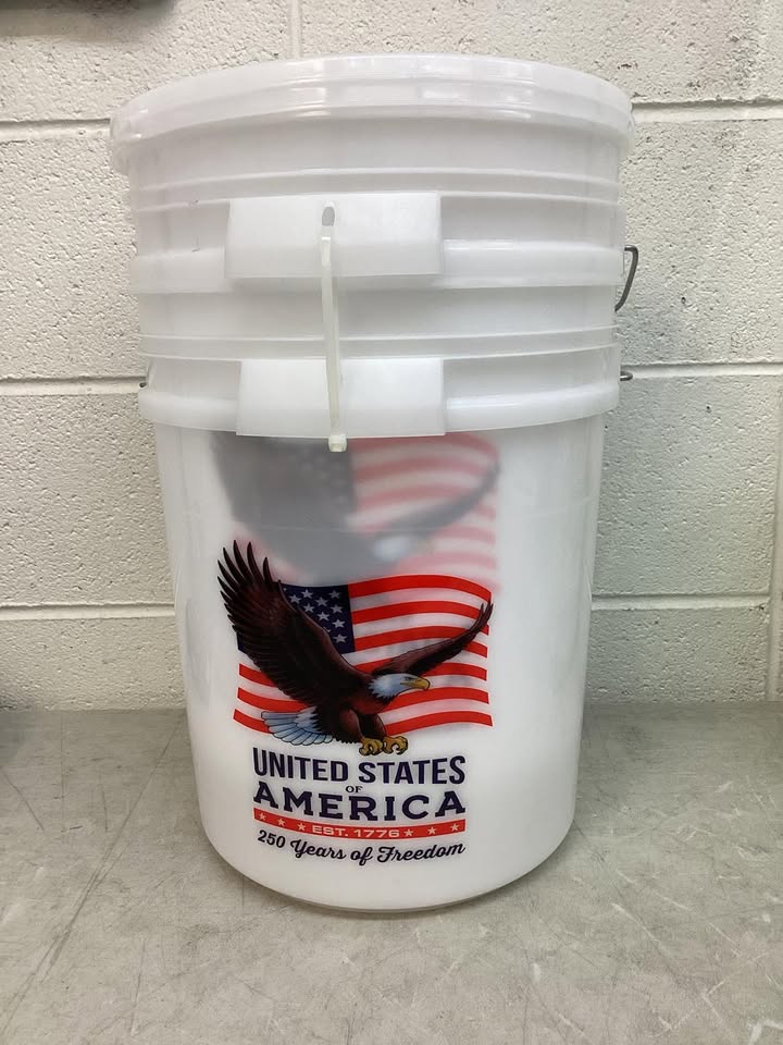 Sam's Club Americana 5-Gallon Bucket with Lid 2-Pack