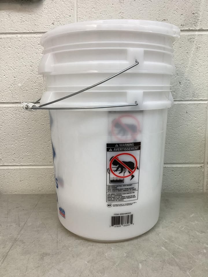 Sam's Club Americana 5-Gallon Bucket with Lid 2-Pack