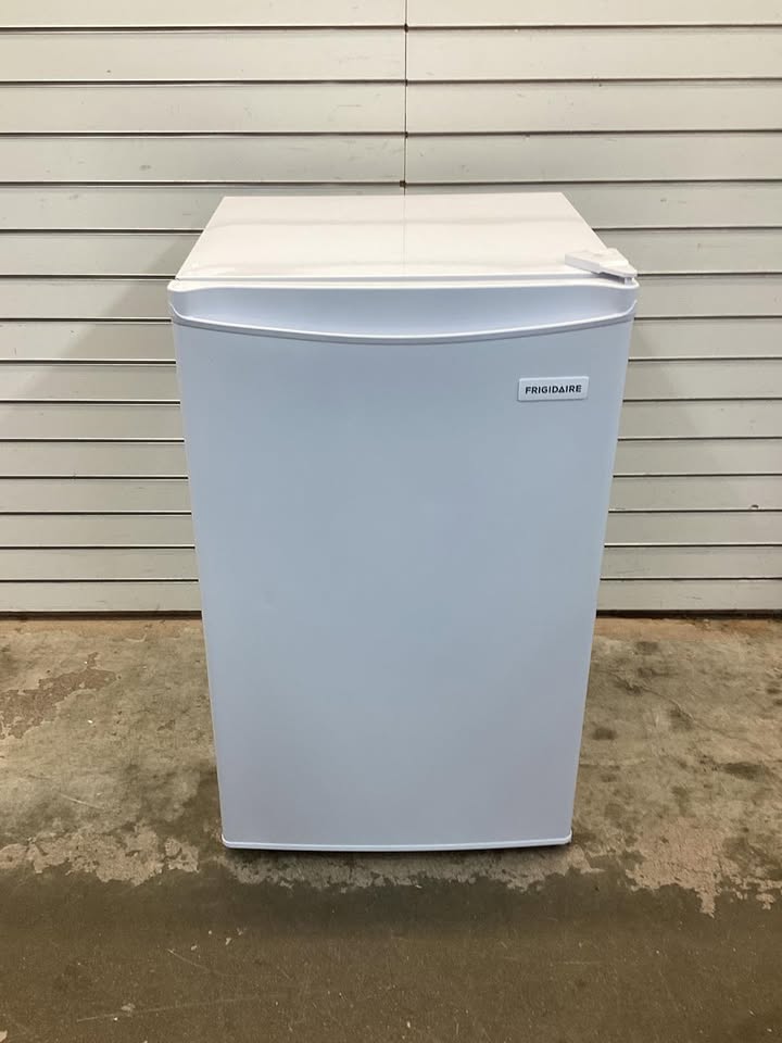 Lightly Used Frigidaire 3.3 cu. ft. Upright Convertible Refrigerator/Freezer in White