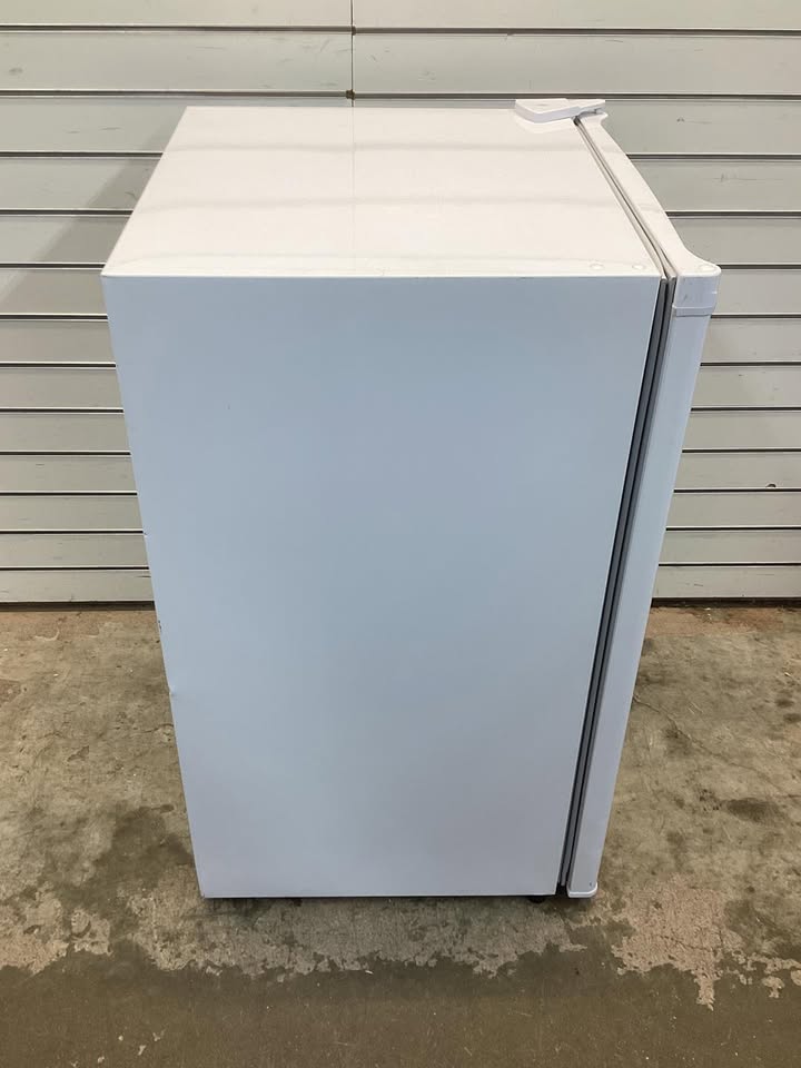 Lightly Used Frigidaire 3.3 cu. ft. Upright Convertible Refrigerator/Freezer in White