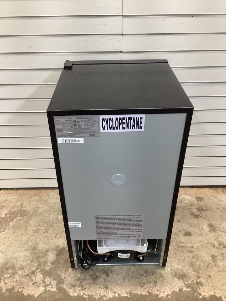 Frigidaire 3.1 cu. ft. 2 Door Retro Mini Fridge in Black