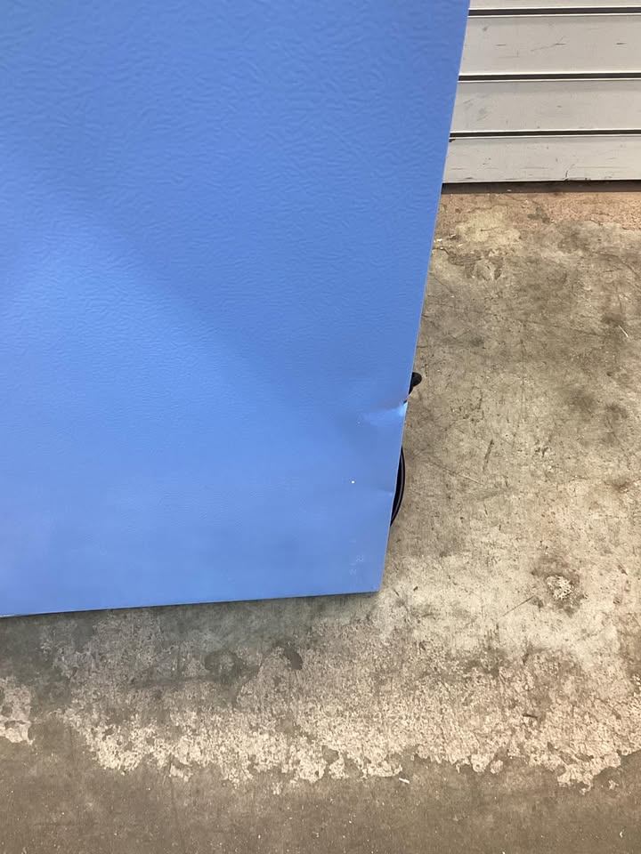 Frigidaire 3.2 cu. ft. Retro Vintage Compact Mini Fridge in Blue